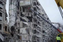 Imagem ilustrativa da imagem Ataque russo contra prédio residencial em Dnipro deixa 44 mortos