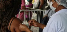 Imagem ilustrativa da imagem Confira esquema de vacinação contra Covid-19 em Salvador na quarta