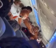 Imagem ilustrativa da imagem Vídeo: passageiras brigam dentro de avião em Salvador