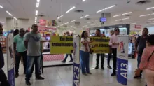 Imagem ilustrativa da imagem SintraSuper realiza protesto na Americanas de shopping em Salvador