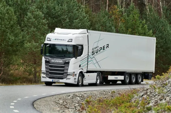 Scania apresenta destaques Euro 6 da linha 2023 da gama Super