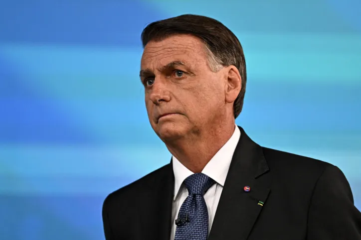 Bolsonaro usou o sigilo por 100 anos em diversos momentos durante o mandato