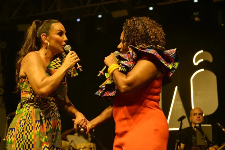 Artista começou a noite no Mercado Iaô, comandado por Margareth Menezes