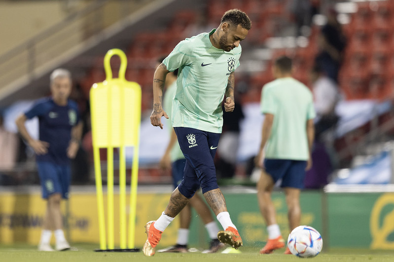 Neymar está com a Seleção Brasileira no Catar para a disputa da Copa do Mundo