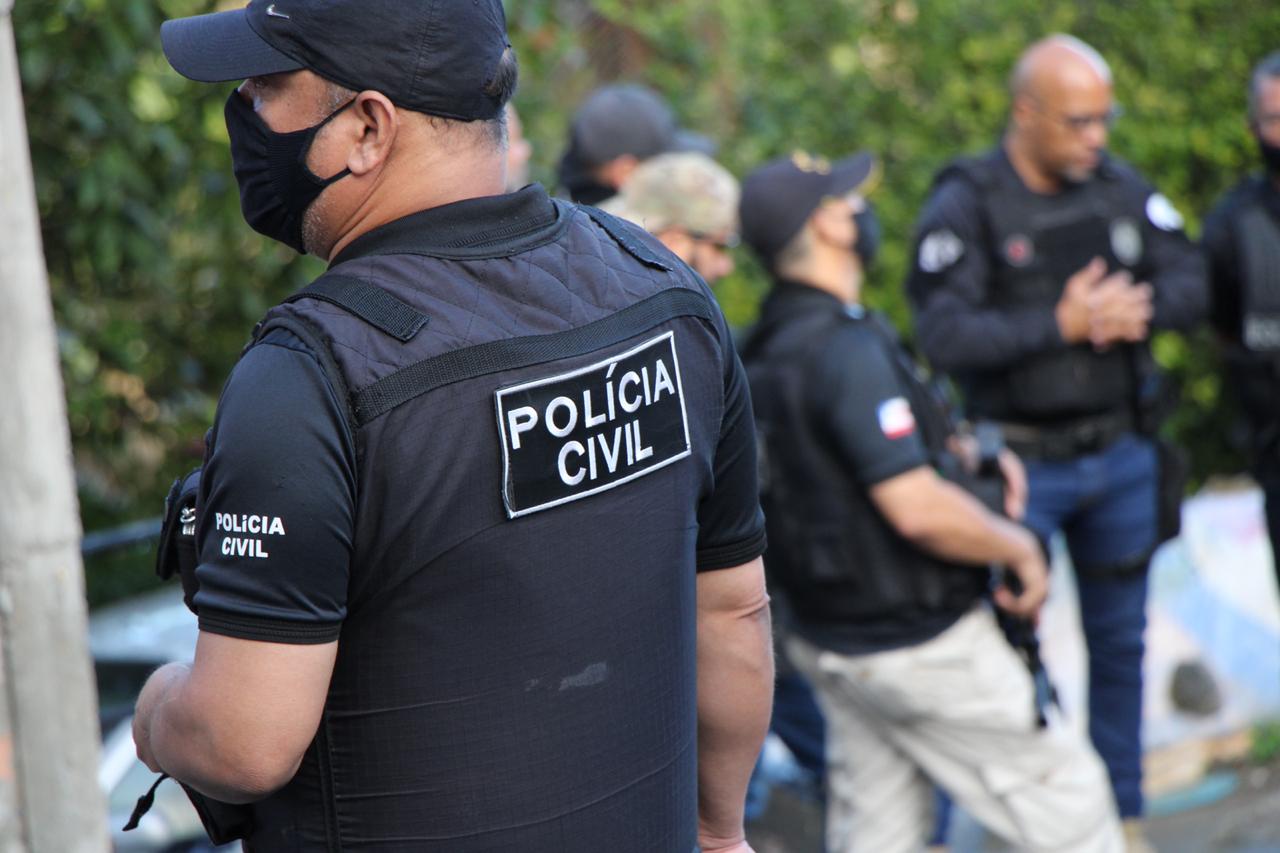 Policiais Civil atuando na operação Hades