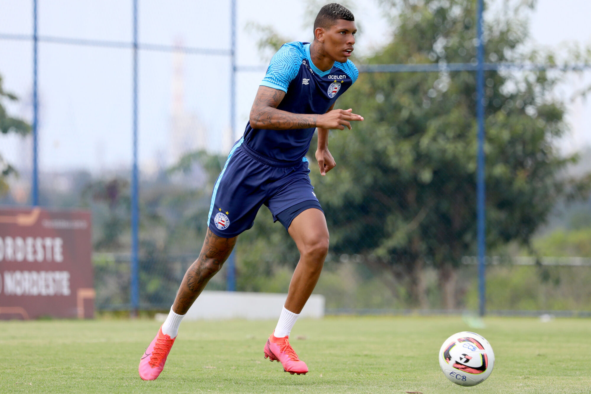 Tricolor pagou R$ 3,9 milhões pelo zagueiro Marcos Victor, do Ceará