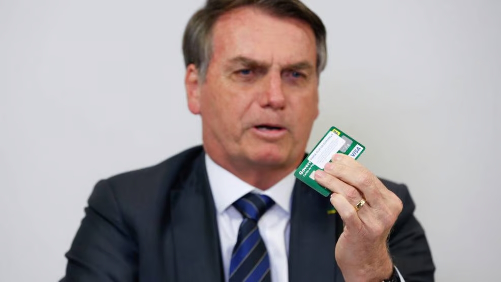 De acordo com registros do cartão corporativo, Bolsonaro gastou R$ 242.896,00 em quatro anos de mandato