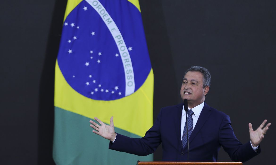Jornal Folha de S. Paulo afirma que Rui Costa tem desautorizado outros ministros e se tornou porta-voz de Lula