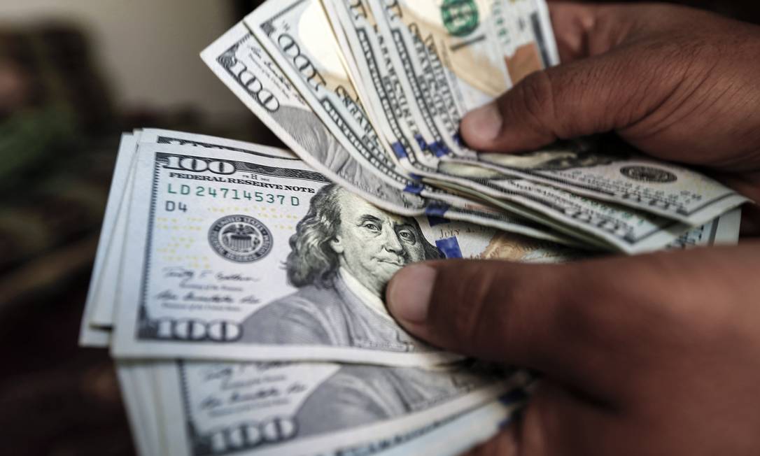 O dólar comercial encerrou esta segunda-feira, 6, vendido a R$ 5,174, com alta de R$ 0,026 (+0,51%)