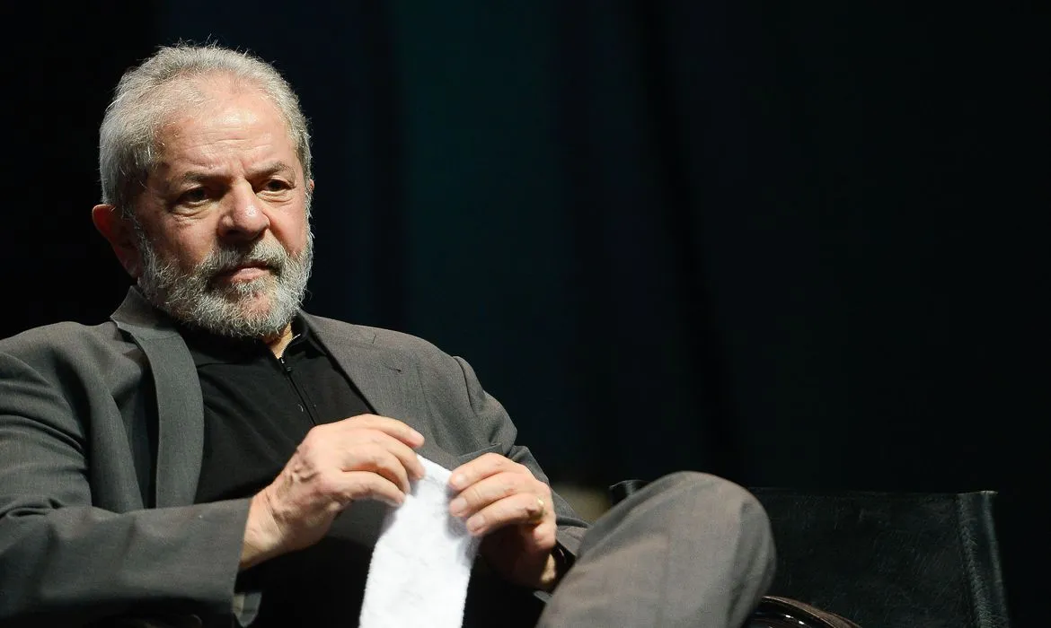 "Os países em desenvolvimento devem ser capazes de agir de forma soberana na economia de dados", escreveu Lula