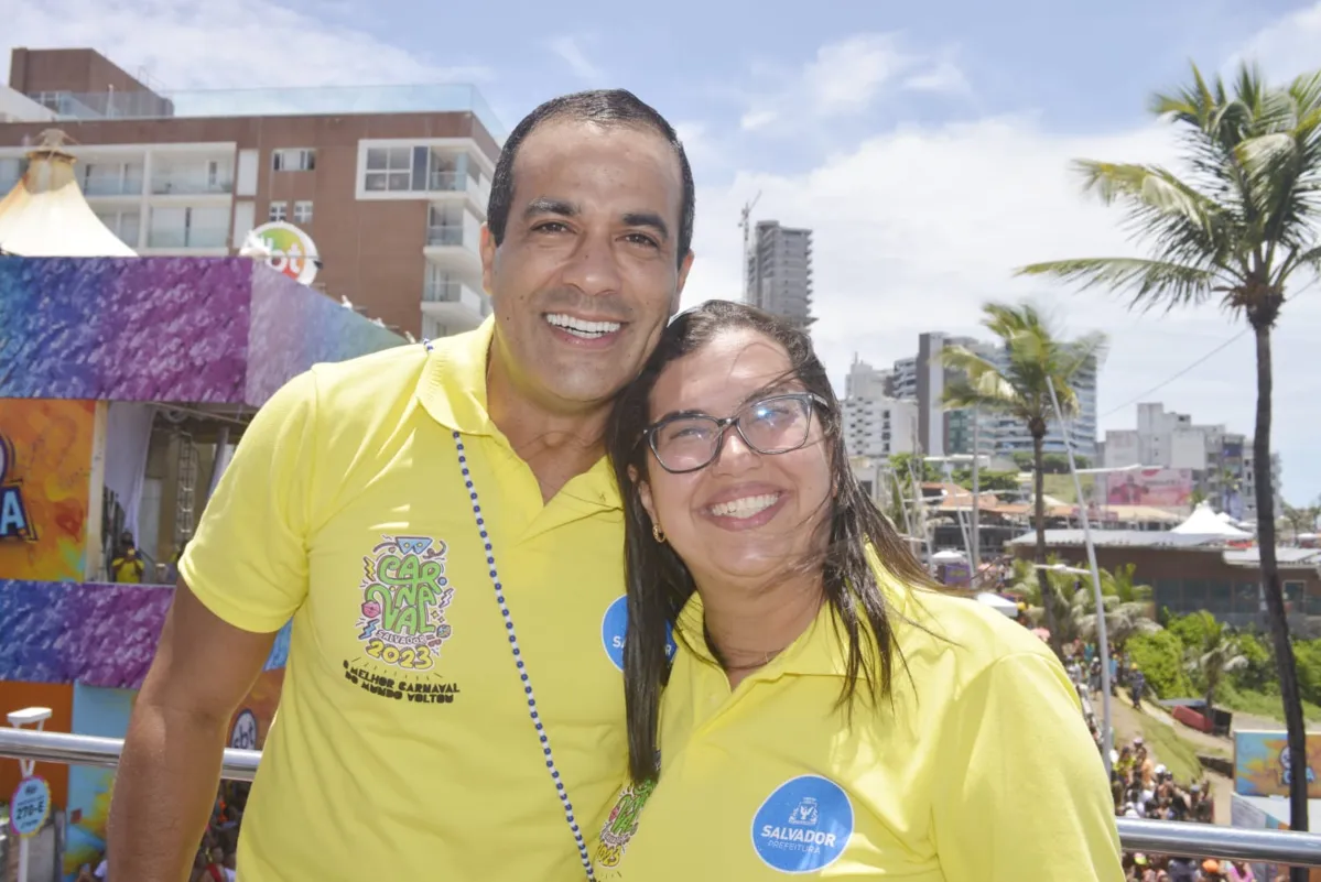 O prefeito Bruno Reis e a vice Ana Paula estiveram no trio de Léo Santana durante o Arrastão desta quarta