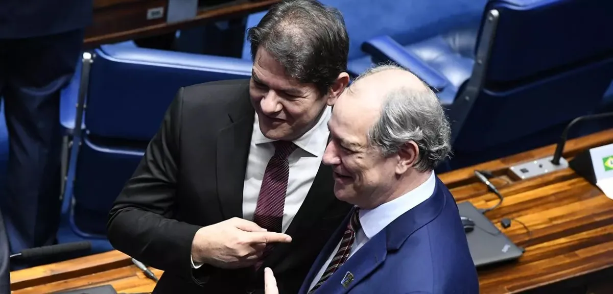 Eunício Oliveira faz convite polêmico ao irmão de Ciro Gomes, o senador Cid Gomes