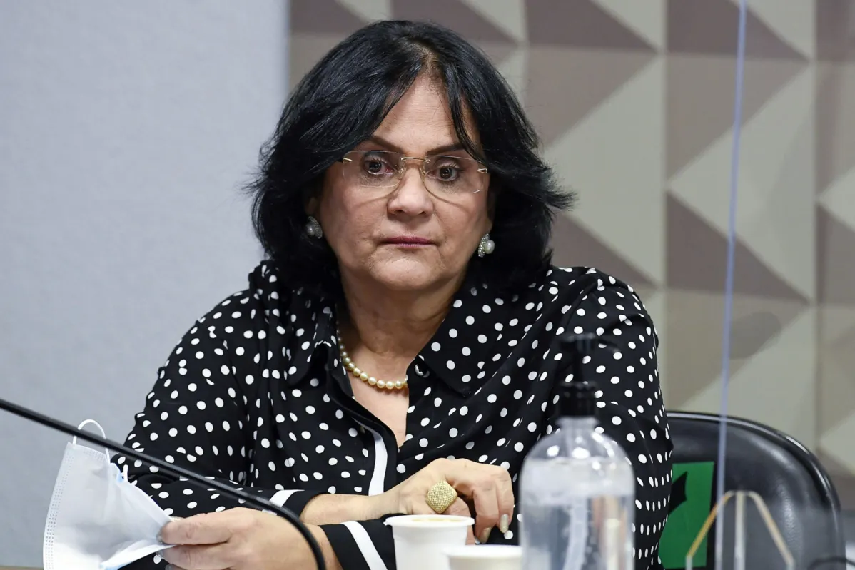 Damares Alves foi ministra da Mulher, da Família e dos Direitos Humanos de 2019 até 2022, durante o governo de Jair Bolsonaro (PL)