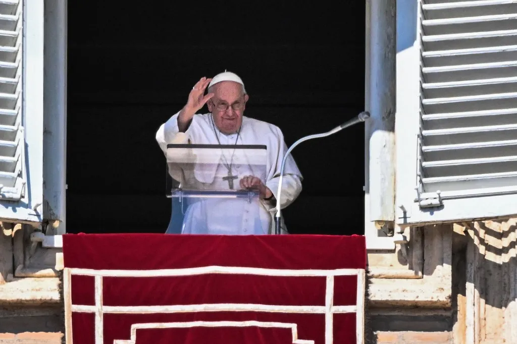 Papa Francisco celebra 10 anos de pontificado com os cardeais e um