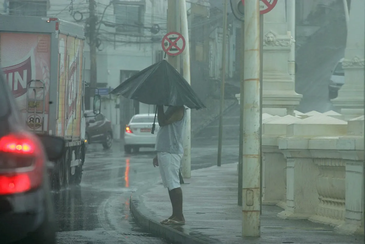 Previsão é de chuvas continuadas no decorrer da semana em Salvador