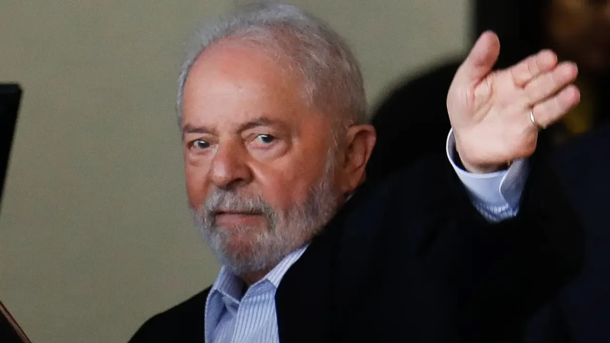 Lula tomou a decisão durante reunião com ministros e auxiliares na manhã desta terça-feira