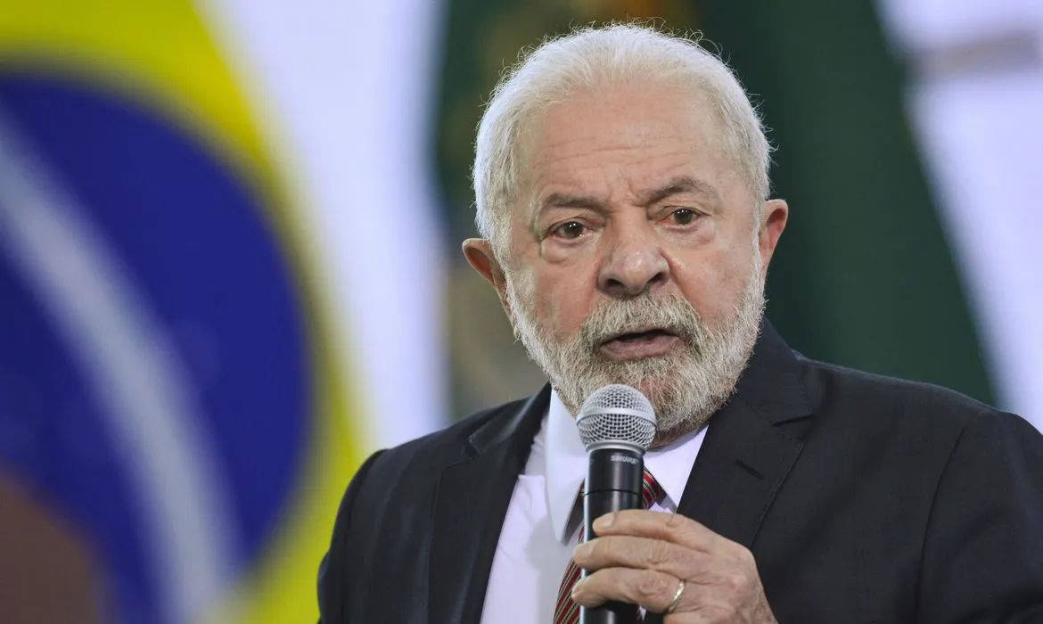 Lula quer maior participação do governo na Eletrobras