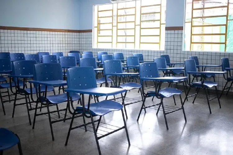 Salas de aulas vazias, em Santaluz, após paralisação dos professores