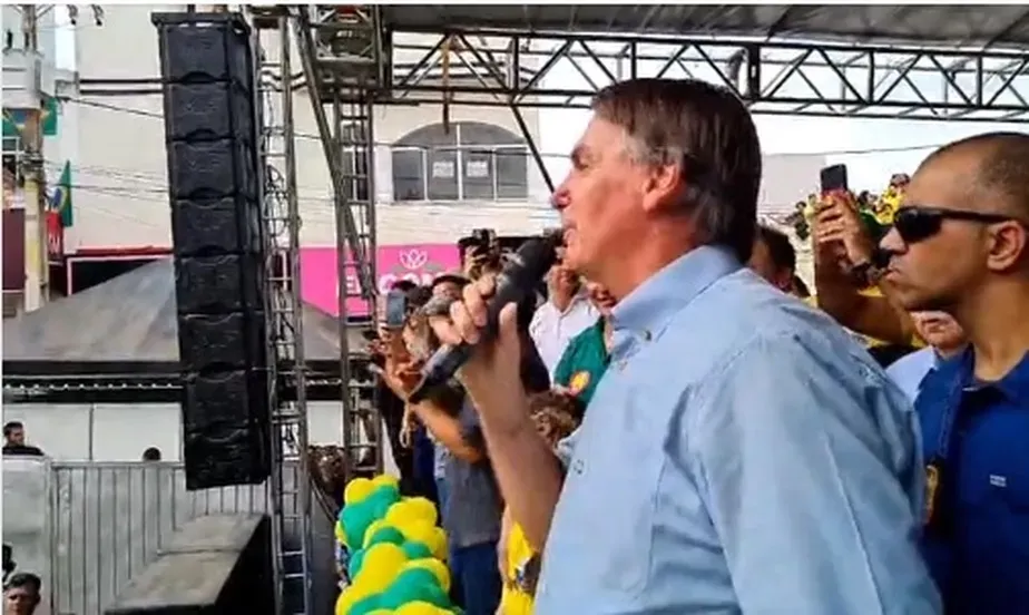 Bolsonaro durante discurso em Gunambi em comício no dia 25 de outubro de 2022