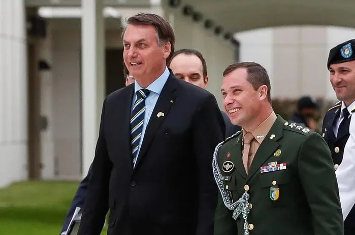 Bolsonaro e Mauro Cid