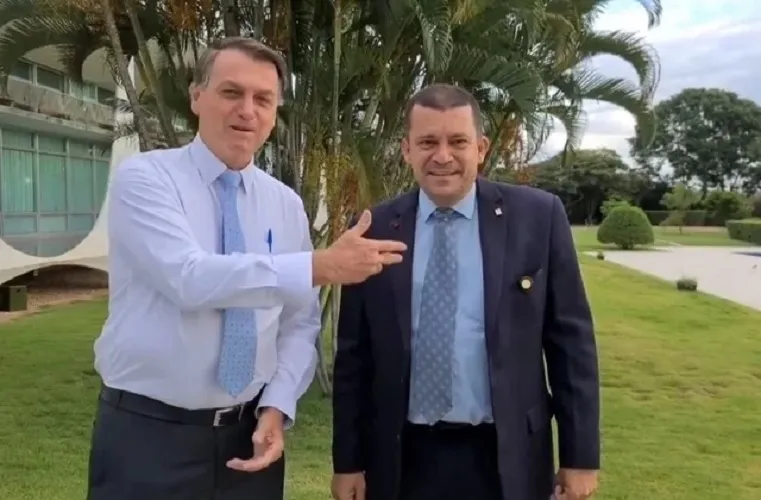 Bolsonaro e o ex-assessor Max Guilherme, um dos presos pela PF