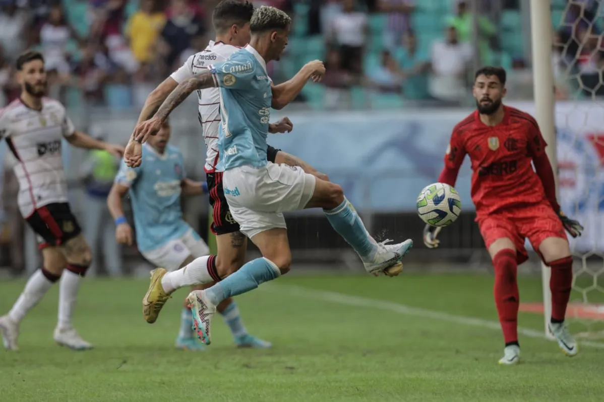 Bahia é derrotado pelo Flamengo em jogo marcado por arbitragem