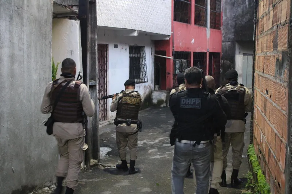 Operação Licuri prende lideranças do tráfico de drogas em Rio Sena e Liberdade