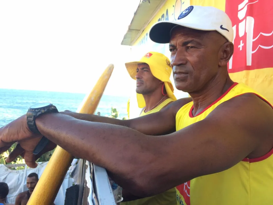Salvamar atua da Barra até Ondina no Carnaval. De chapéu amarelo, Jou Oliveira