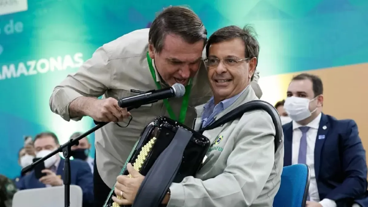 Ex-ministro ficou conhecido por tocar sanfona em várias lives realizadas por Bolsonaro