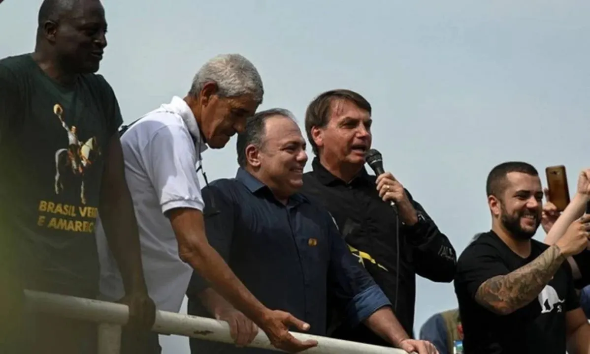 General Eduardo Pazuello discursa após motociata em apoio a Bolsonaro no Rio de Janeiro, em 2021