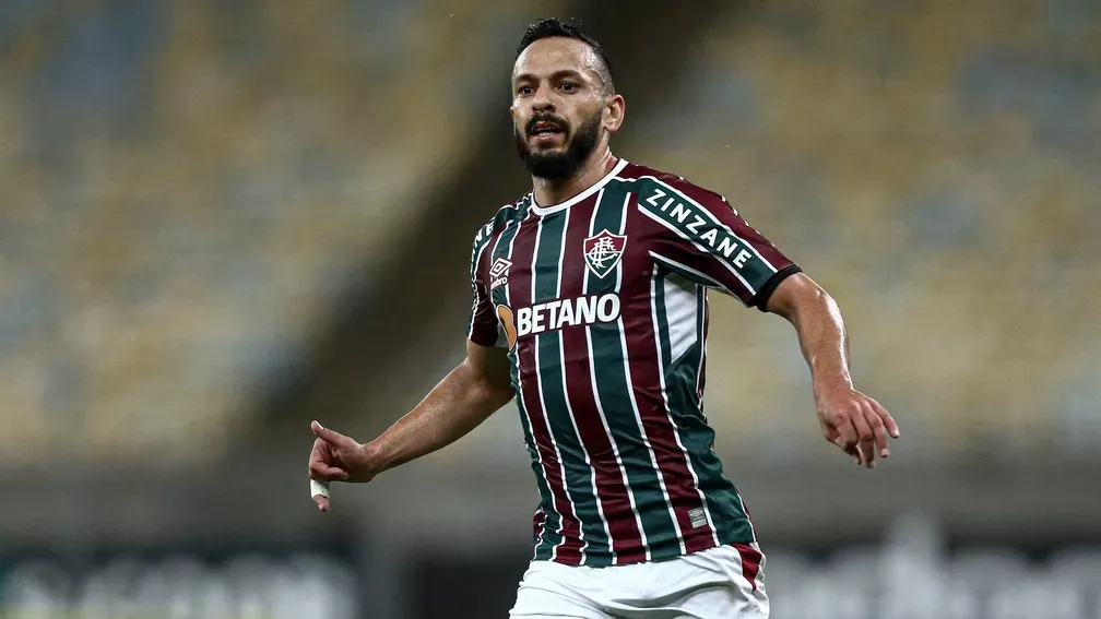 Bahia confirma contratação de Yago Felipe