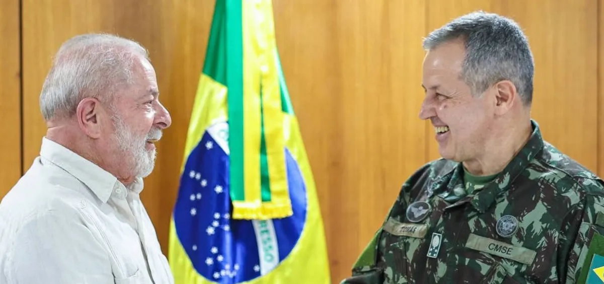 O general Tomás Paiva e o presidente Lula