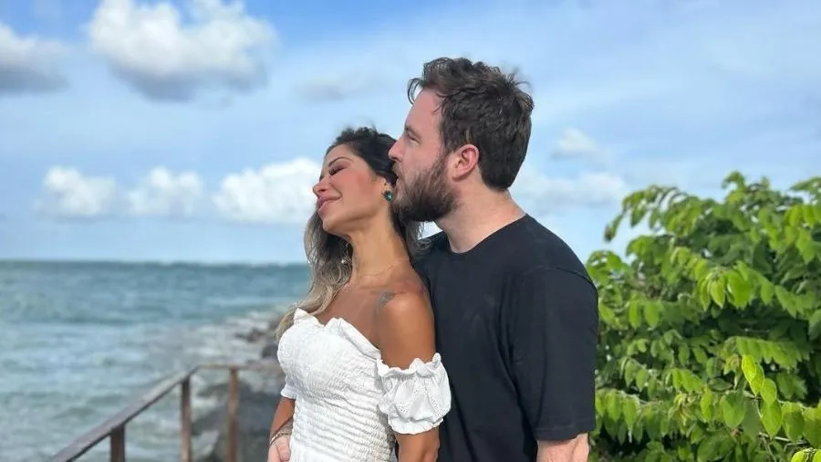 "Sabemos que queremos construir uma vida juntos", escreveram Maíra Cardi e Thiago Nigro