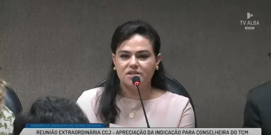 Candidata do governo, Aline Peixoto foi sabatinada nesta segunda, 6