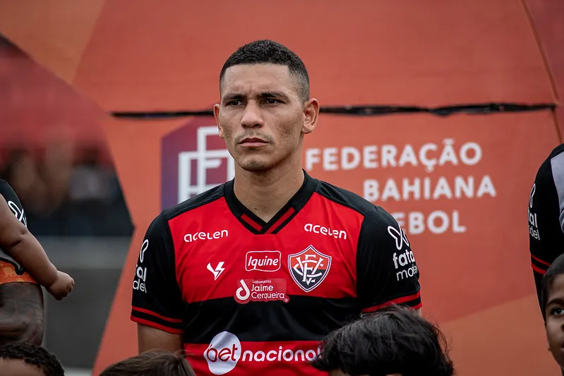 Léo Gomes projeta confronto do Vitória com o Ceará pela Copa do Nordeste