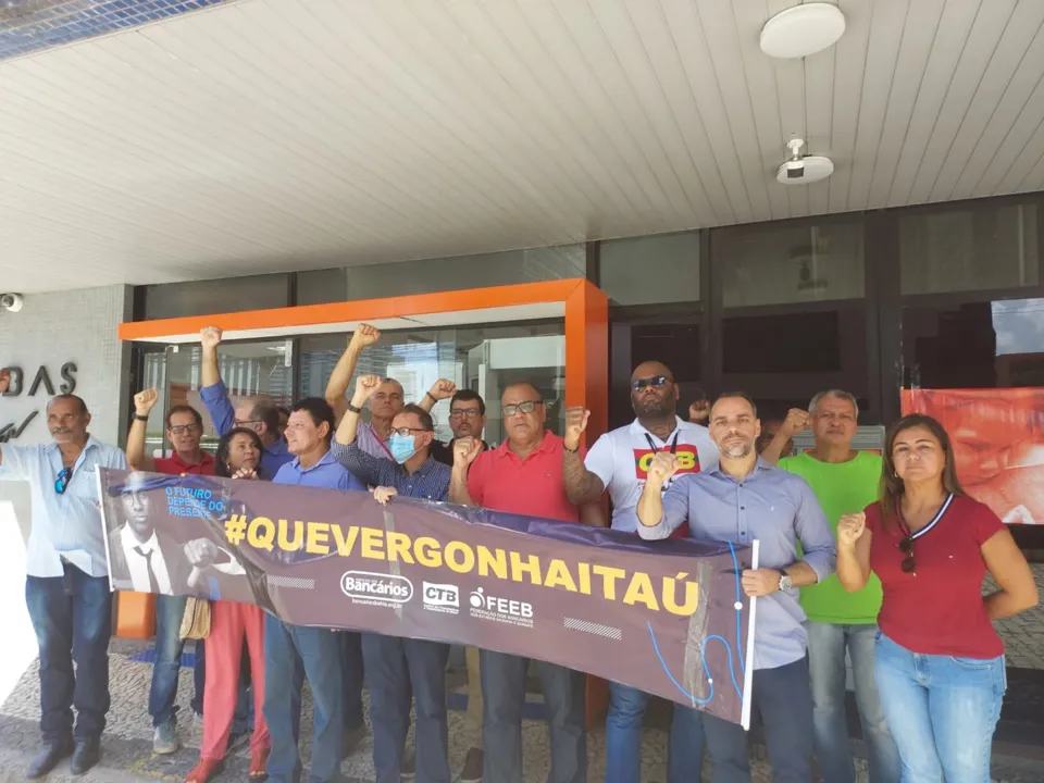 Um dos líderes da manifestação é o presidente do Sindicato dos Bancários da Bahia, vereador e ouvidor-geral da Câmara de Salvador, Augusto Vasconcelos (PCdoB)