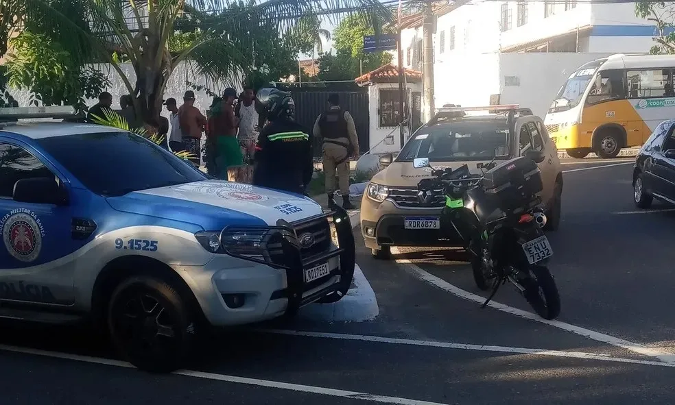 Criminosos chegaram em uma motociclista, cometeram o crime e fugiram