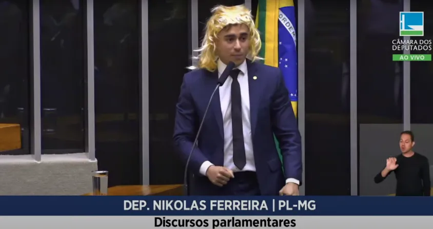 Deputado bolsonarista cometeu crime de transfobia no plenário da Câmara