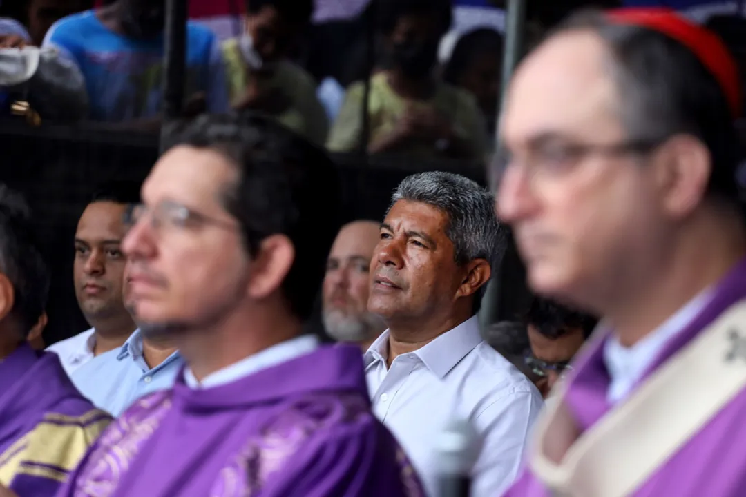 "Essa caminhada penitencial neste domingo de quaresma é para a gente buscar forças e pedir a Deus energia para poder tocar os quatro anos cuidando das pessoas", disse Jerônimo Rodrigues