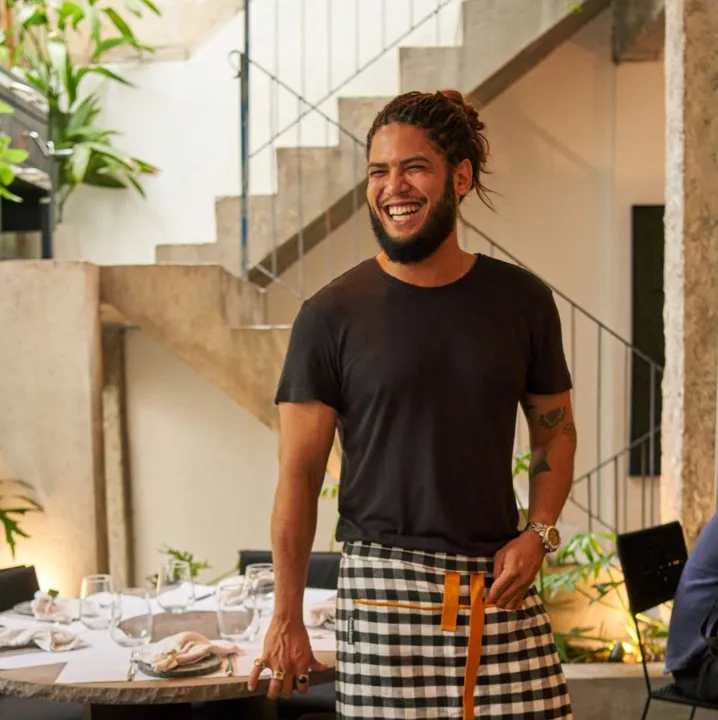 Rodrigo Freire comemora sucesso de restaurante de culinária baiana em São Paulo