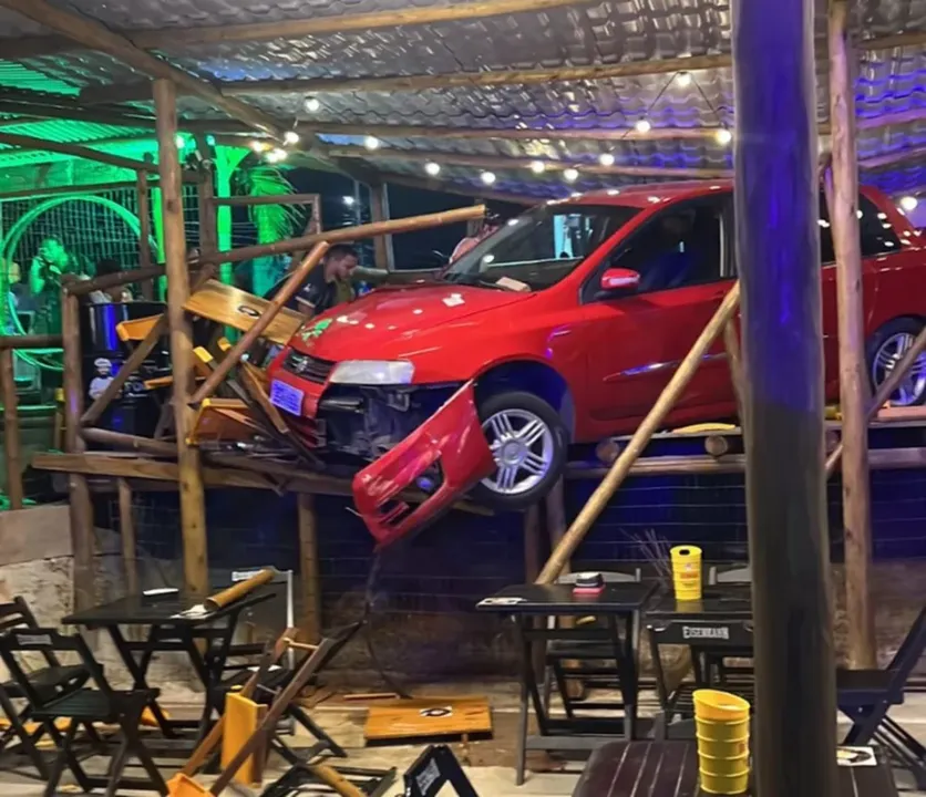 Vítima, que não teve o nome divulgado, foi encaminhada para o hospital