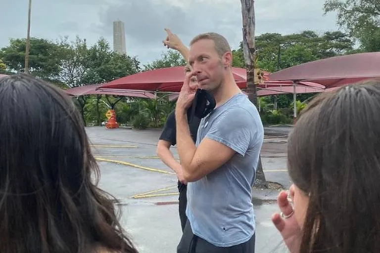 Martin estava passando no Parque Ibirapuera e de repente ouviu um som vindo do ensaio da bateria