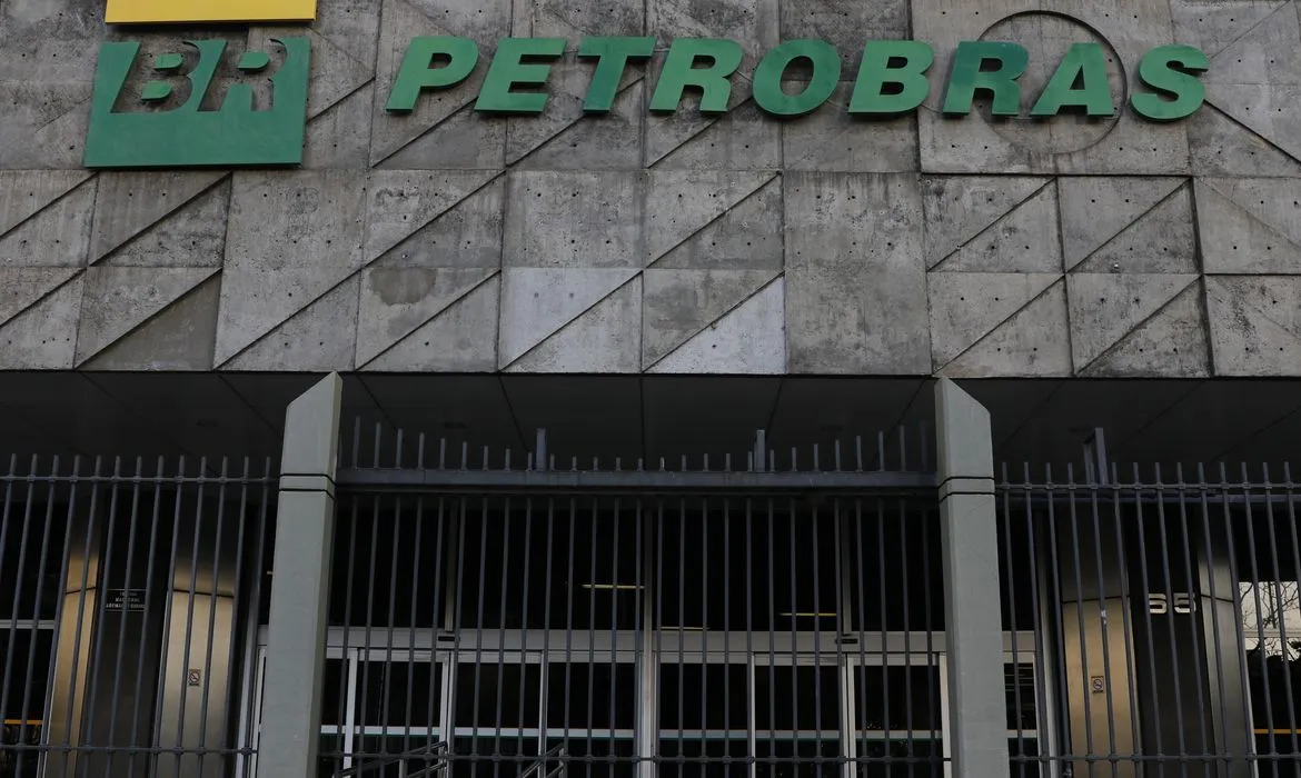 Ministério de Minas e Energia enviou à Petrobras os nomes de mais sete candidatos que vão concorrer aos conselhos de Administração (CA) e Fiscal (CF)