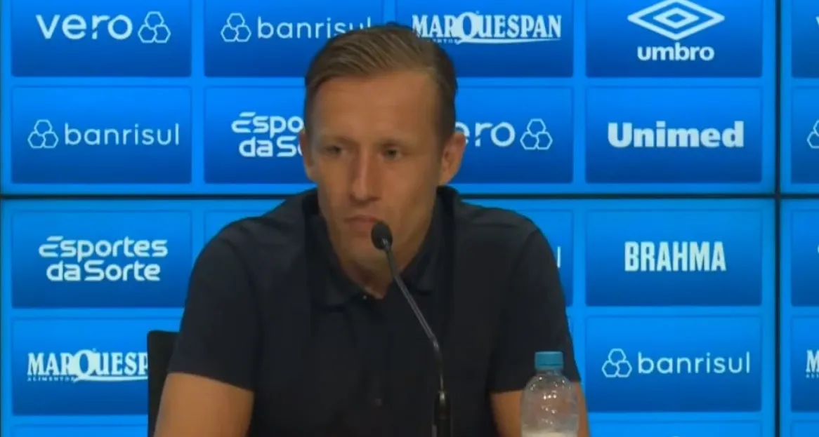 Revelado pelo Grêmio, Lucas Leiva jogou no Liverpool-ING e Lazio-ITA