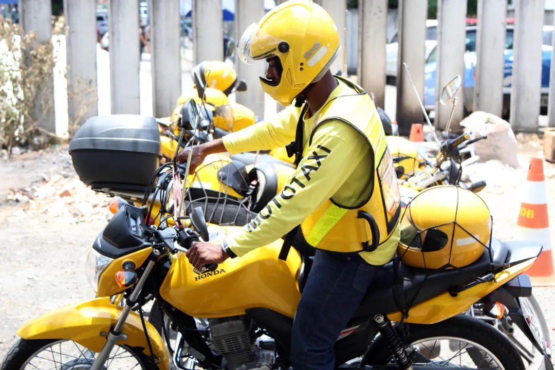 Cerca de 1,2 mil mototaxistas devem passar pela inspeção