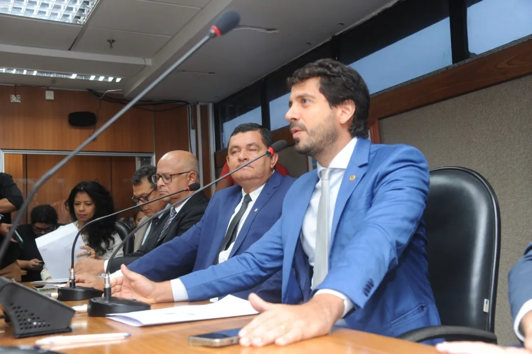 Deputado Manuel Rocha (UB), atuando pela Comissão de Agricultura da ALBA