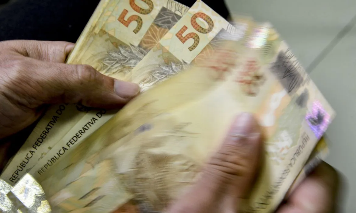 Valor mínimo corresponde a R$ 600, mas com novo adicional, sobe para R$ 669,93