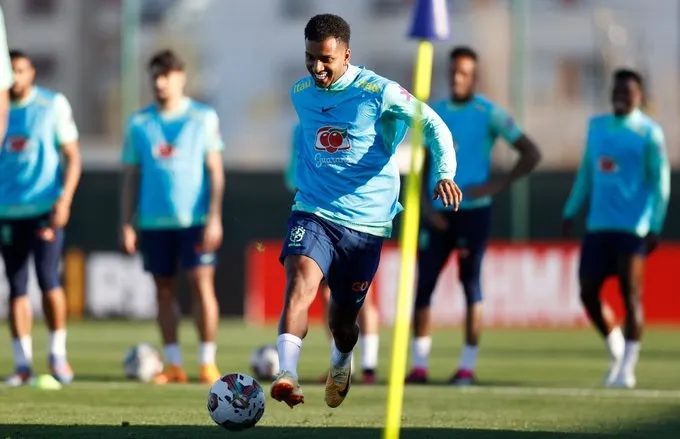 Imagem ilustrativa da imagem Sem Neymar, camisa 10 da Seleção Brasileira fica com Rodrygo