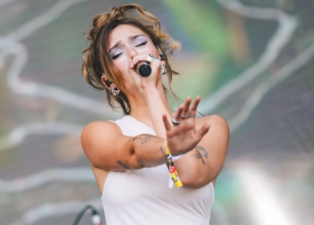 Gab Ferreira em apresentação no Lollapalooza