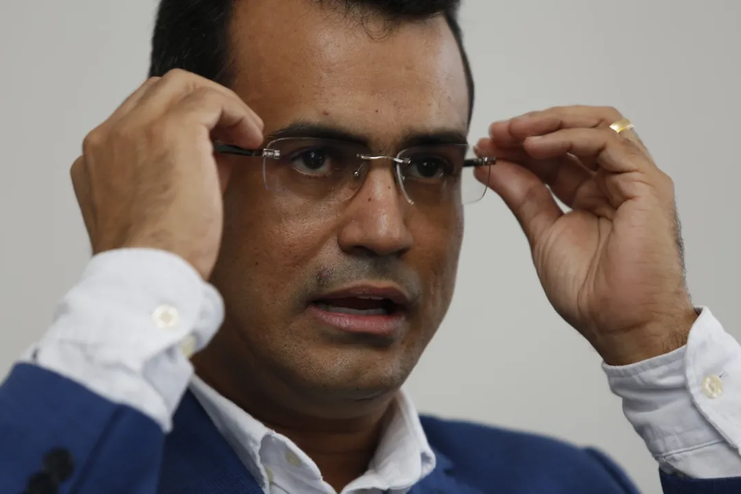 Terence Lessa (PT) presta consultoria a prefeitos dos mais diversos partidos e reúne experiência de gestão em livro